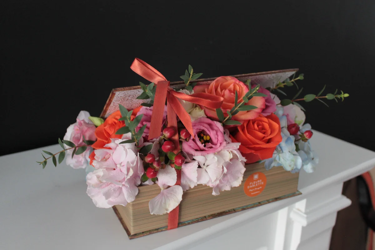 Buchet special de ocazie cu trandafiri de iarnă și ambalaj