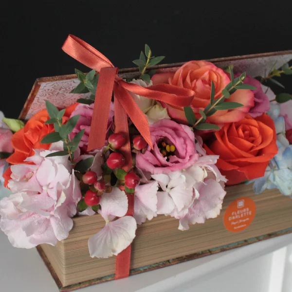 Buchet special de ocazie cu trandafiri de iarnă și ambalaj
